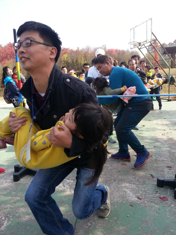 effcc8f0c7874a6bac3b3cfcf6a15203.jpg